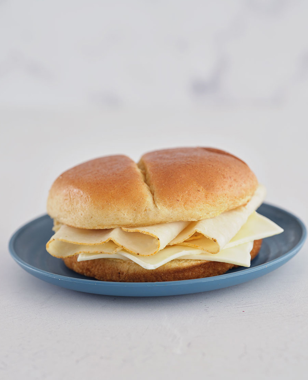 Rotisserie Chicken & Mozzarella Brioche, WG (IW)