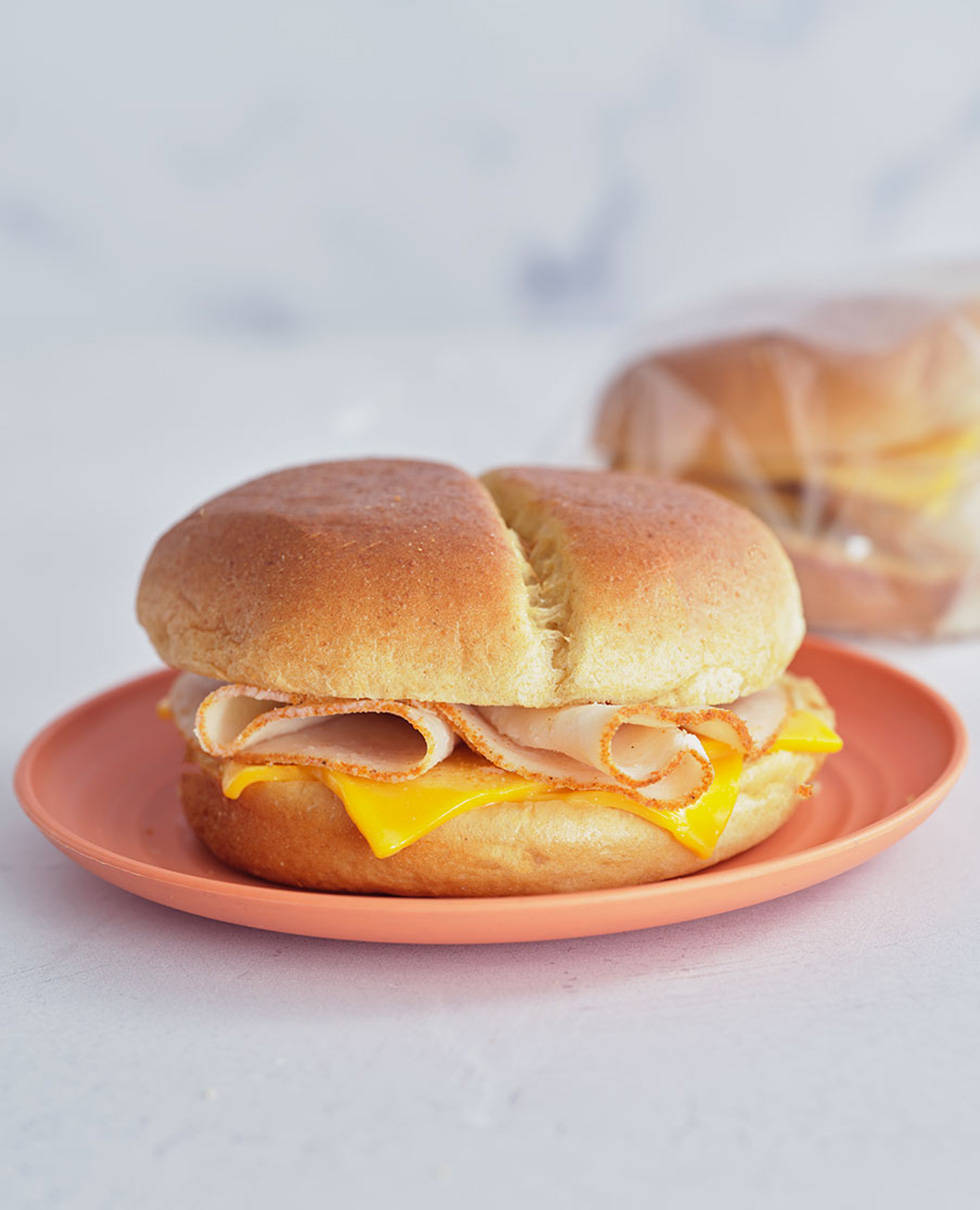 Buffalo Style Chicken & Cheddar Brioche, WG (IW)