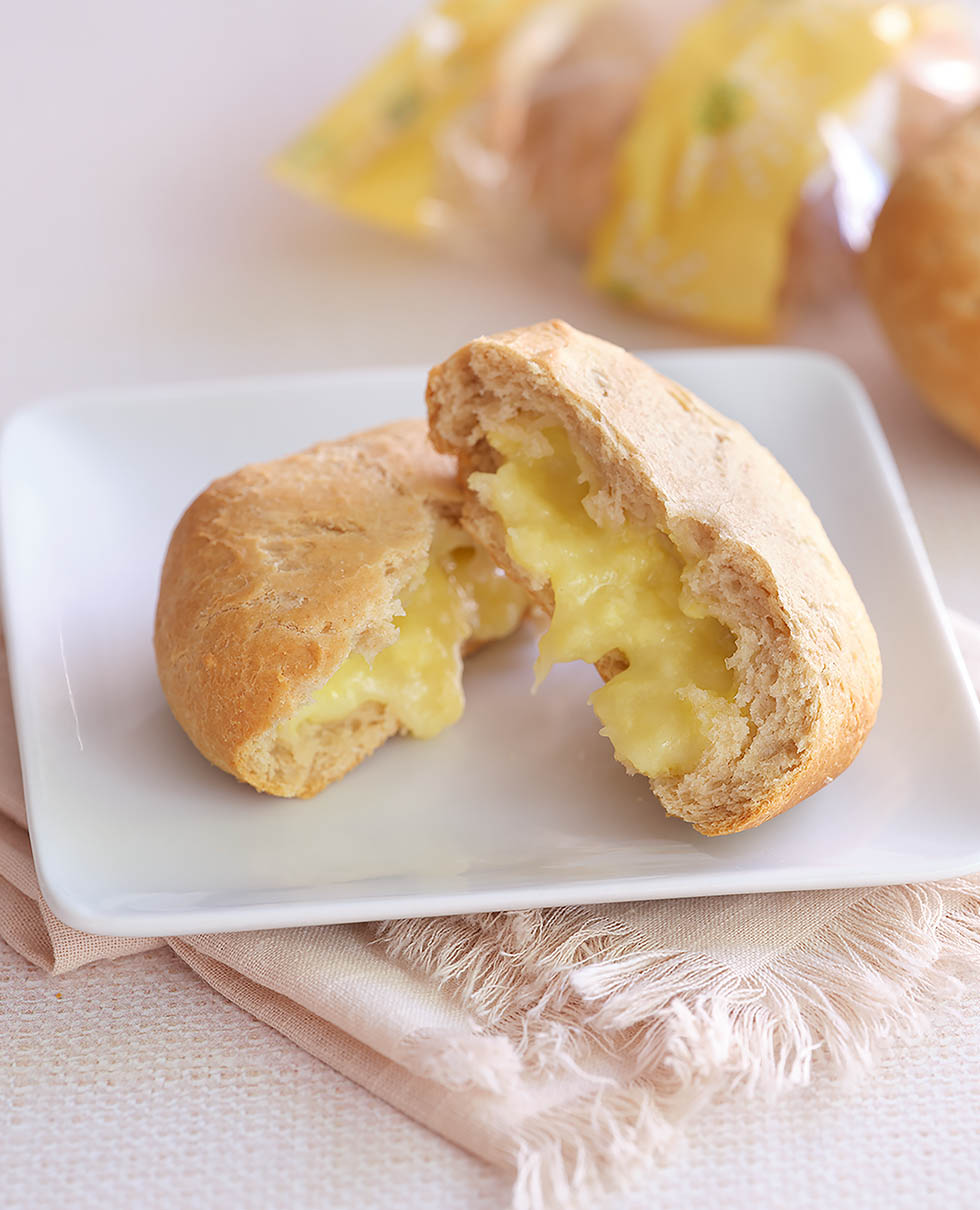 22102 egg and Cheese filled biscuit 980×1210